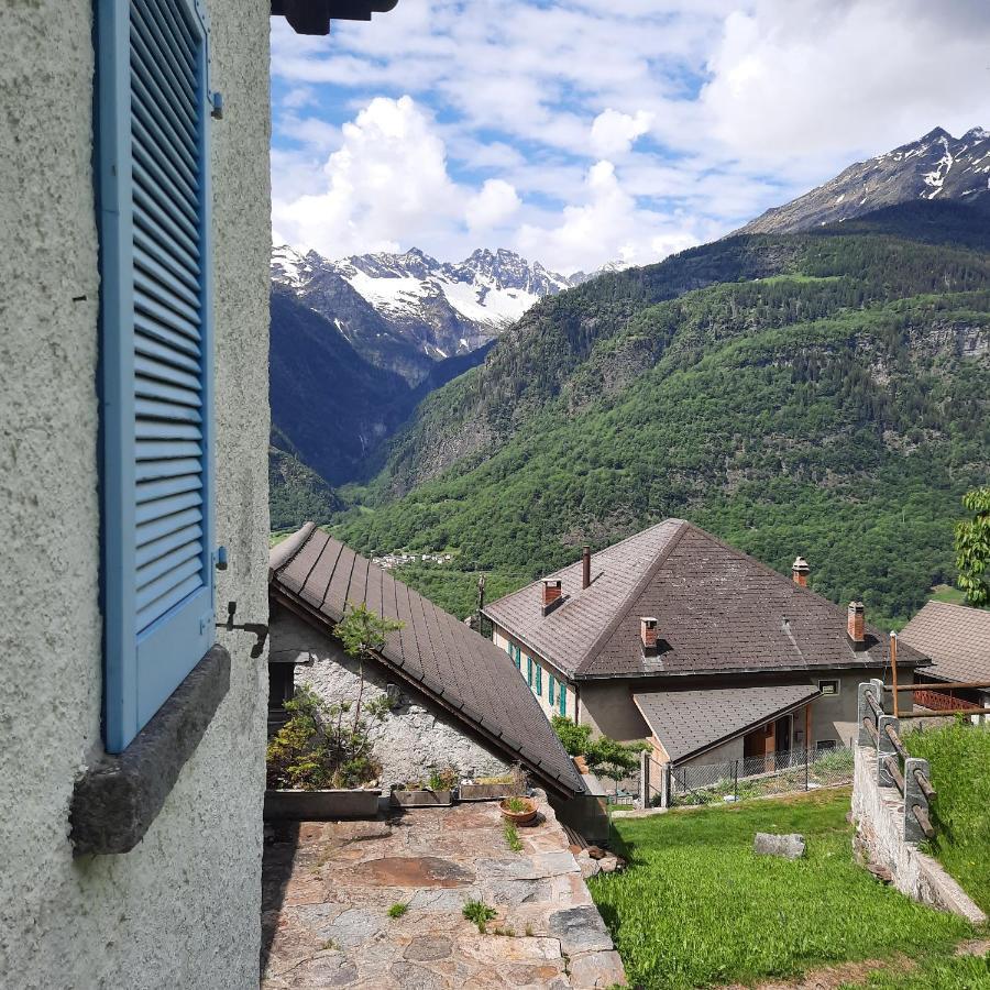 Ferienwohnung Santorini By Quokka 360 - Blue Curtains In The Alps Anzonico Exterior foto