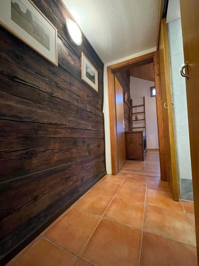 Ferienwohnung Santorini By Quokka 360 - Blue Curtains In The Alps Anzonico Exterior foto